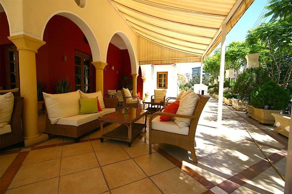 Curium Palace Hotel Limassol Exterior foto