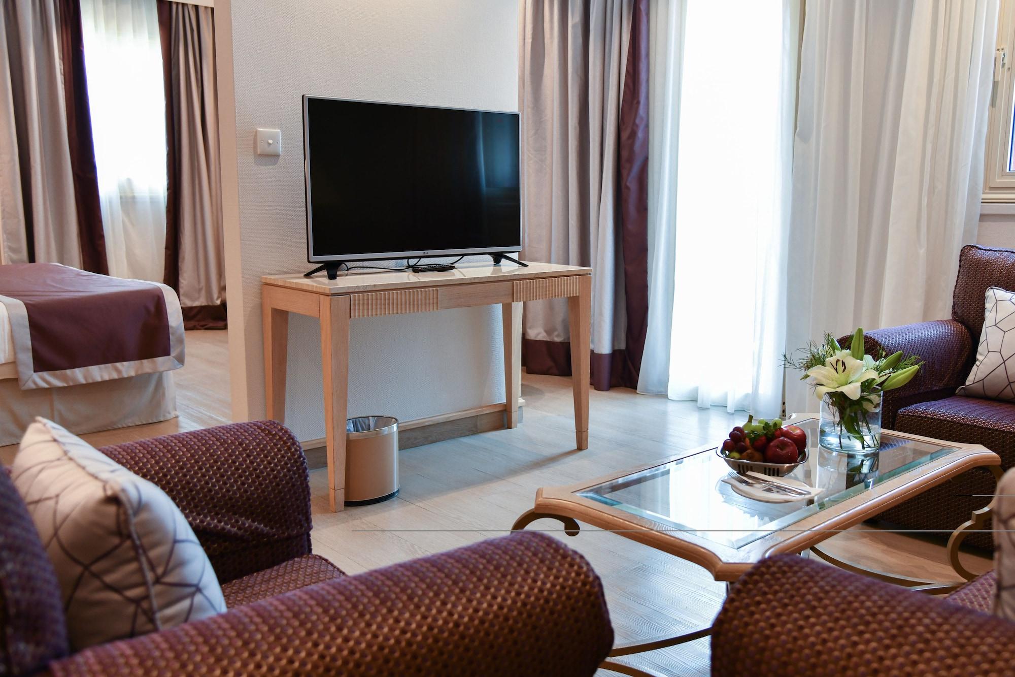 Curium Palace Hotel Limassol Exterior foto