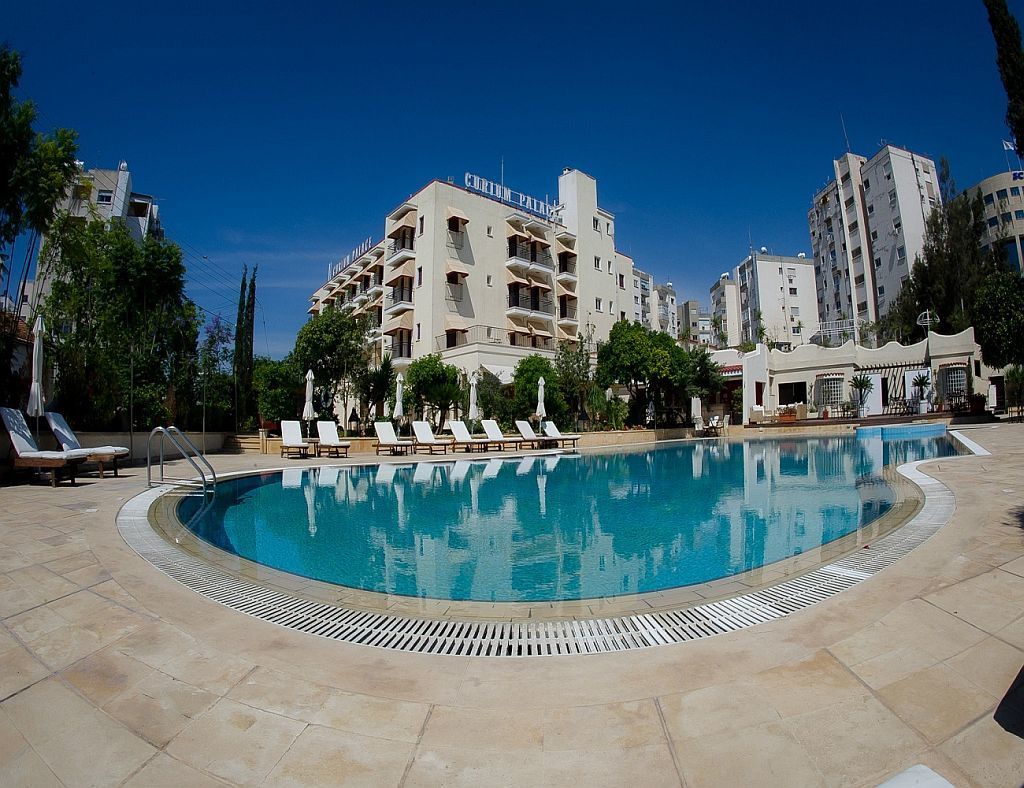 Curium Palace Hotel Limassol Exterior foto