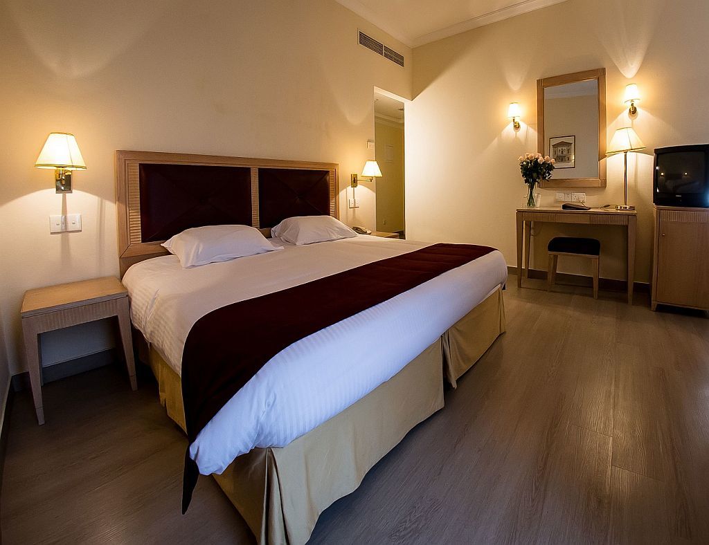 Curium Palace Hotel Limassol Exterior foto