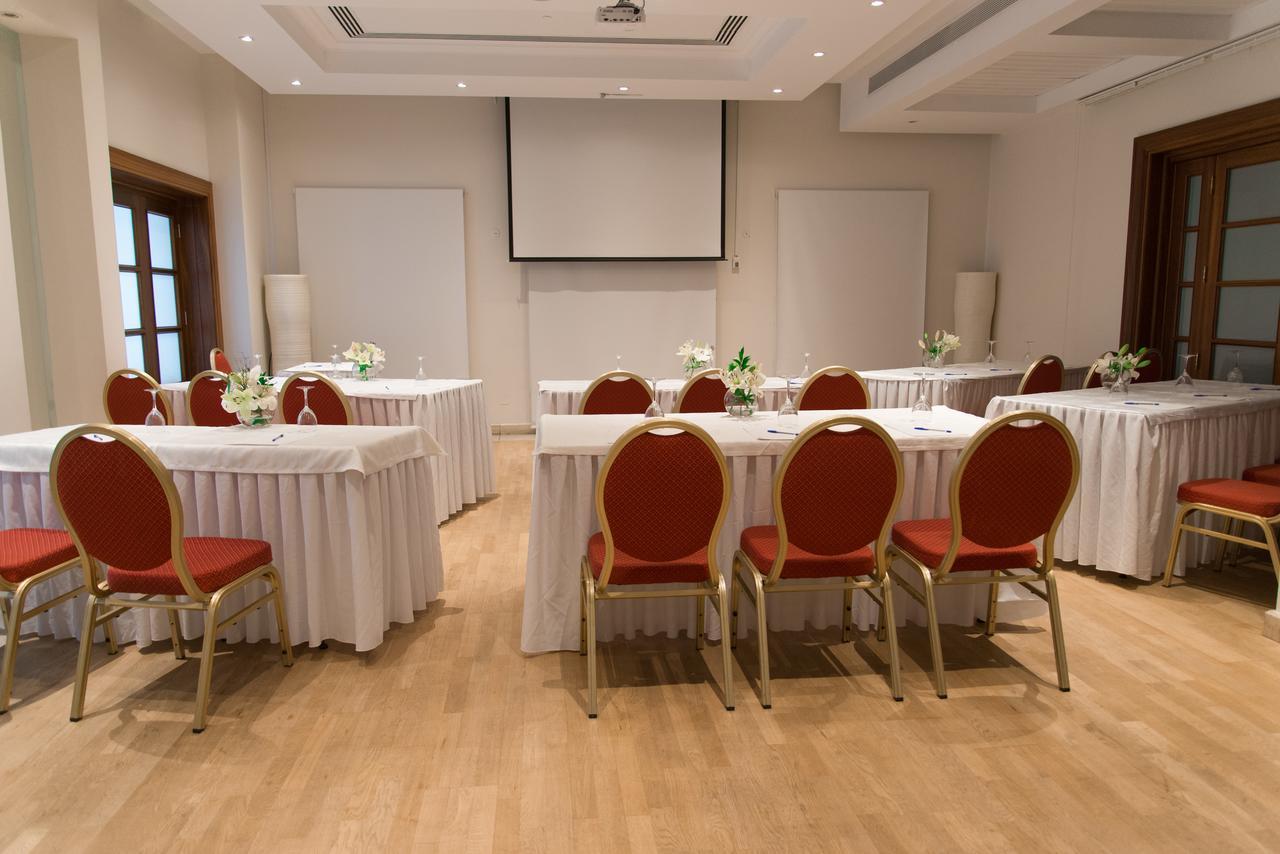 Curium Palace Hotel Limassol Exterior foto
