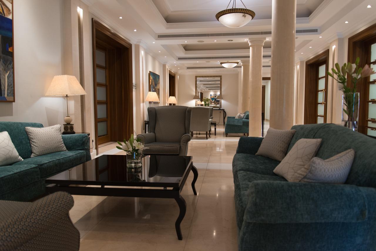 Curium Palace Hotel Limassol Exterior foto