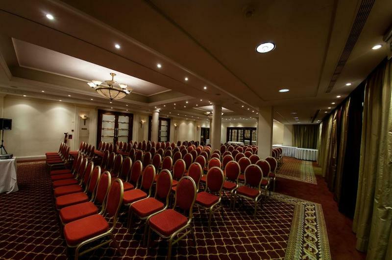 Curium Palace Hotel Limassol Exterior foto